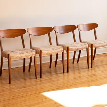 Set of 4 Scandinavian Mid Century Modern Dining Chairs 