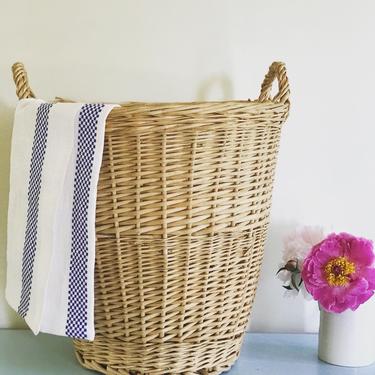 Beautiful vintage  French laundry basket, ratten basket 