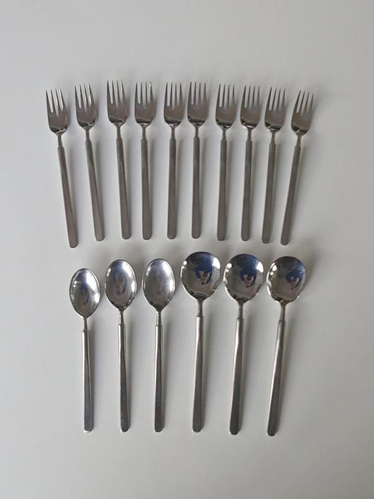 Vintage Towle Scc Supreme 39 Stereo 39 Pattern Stainless Flatware Japan Set Of 16 By Modandozzie From Mod And Ozzie Of Annapolis Md Attic