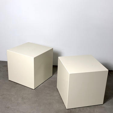 Modern Pair of Lacquered Cube Side Tables 1970's 