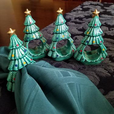 Vintage Christmas Napkin Rings, Set of 4 / Christmas Tree Napkin Holders for Dinner Napkins / 1980s Green Painted Ceramic Napkin Rings 