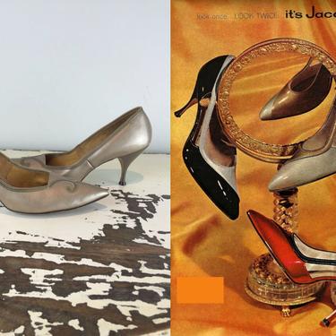 Waiting For Sand Storms - Vintage 1950s 1960s Sand Beige Taupe Patent Leather Heels Pumps Shoes - 9 