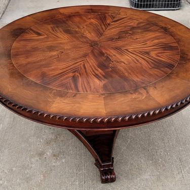 Antique English Flame Mahogany Satinwood Inlaid Round Pedestal Dining Table or Centre Table 