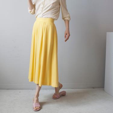 banana yellow pleated skirt / sz S 