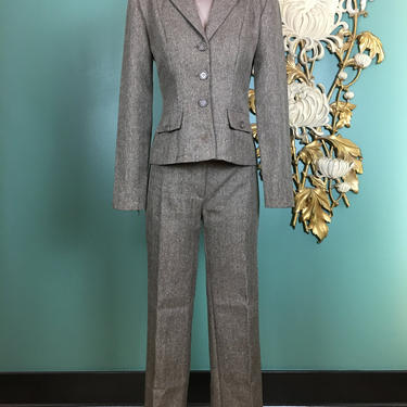 1970s pantsuit, vintage 70s suit, 2 pice set, jacket and trousers, size small, gray polyester, donutz, 28 waist, cuffed pants, bib style 