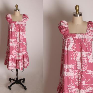 1970s Pink and White Abstract Pattern Ruched Strap Shift Hawaiian Dress by Young Hawaii for Liberty House -S 
