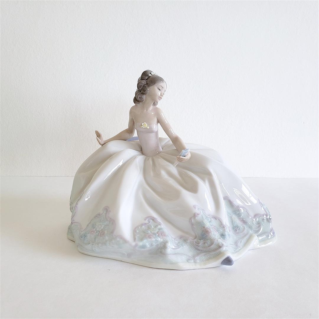 LLADRO AT THE order BALL CINDERELLA LOOKALIKE