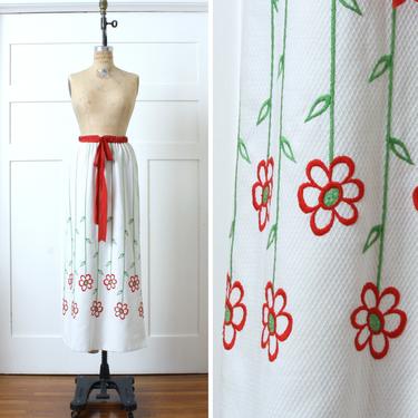 vintage 1970s maxi skirt • long white & red embroidered daisy flowers pop art skirt 