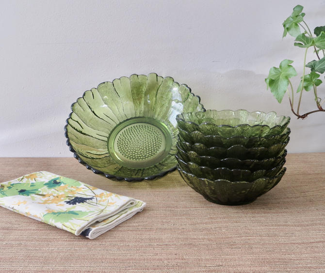 Vintage 1960s Indiana Glass Flower Serving offers Dish in Avocado Green