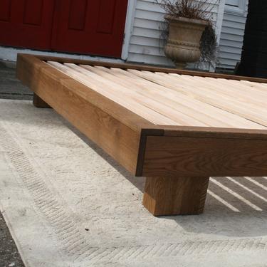 NbRsN02a Solid Hardwood Platform Bed with large block feet with platform extensions on top of sides and ends -  natural color 