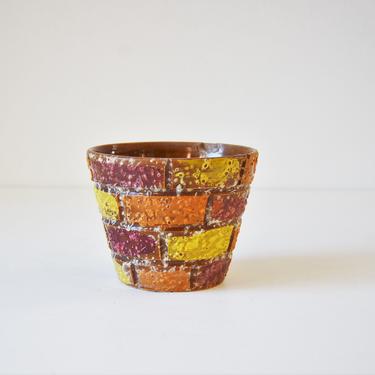 Vintage Sgraffito Italian Lava Glaze Planter Flower Pot, Bitossi for Raymor 