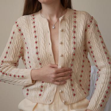 6518t / cream cable knit rosette embroidered sweater / s / m 
