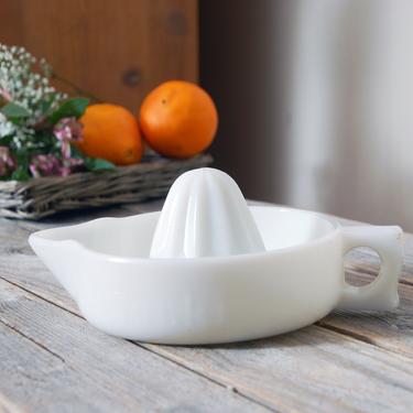 Vintage milk glass juicer / Sunkist milk glass juice reamer / glass citrus juicer / retro kitchen / vintage advertising 