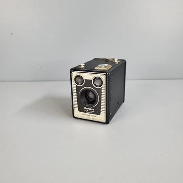 Vintage Brownie Six 20 Model D Camera 