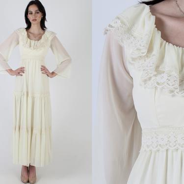Wide Bell Sleeve Maxi Dress / 70s Country Angel Romantic Dress / Ivory Floral Big Sleeve Lace Dress  /Simple Romantic Womens Evening Dress 