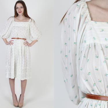 Vintage 70s Green Calico Floral Dress / Summer Tiny Floral Prairie Dress / White Light Sun Dress / Large Billowy Sleeve Mini Dress 