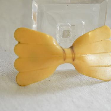 1930s Celluloid Bow Brooch 