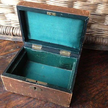 Antique French Leather Travel Case, Jewelry Trinket Box, Leather Box, Green Satin Fabric Lined, Skeleton Key Lock 