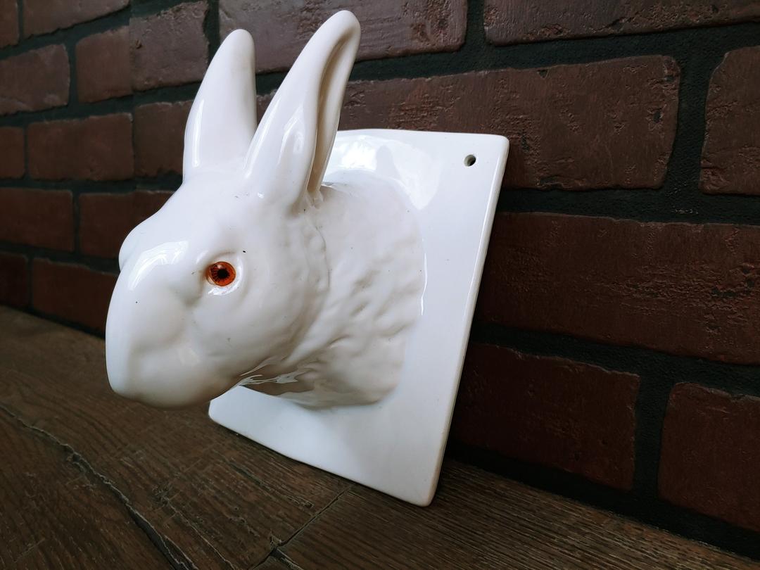 White Ceramic Rabbit Kitchen Towel Holder String Holder Reds Rusty Relics Blaine MN
