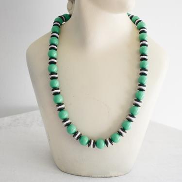1980s Kelly Green Plastic Bead Necklace 