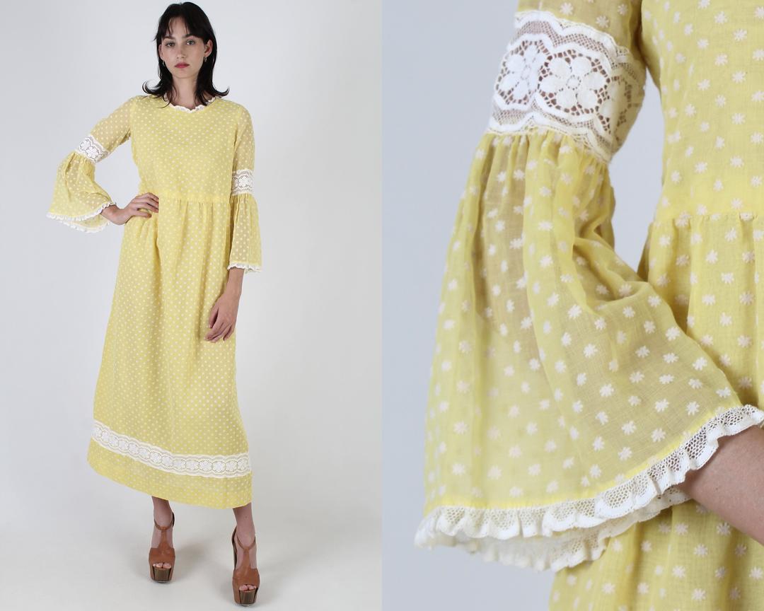 Vintage 70s Yellow Swiss Dot Mini Dress/1970s Long Sleeve Spring Dress/  Size Small 