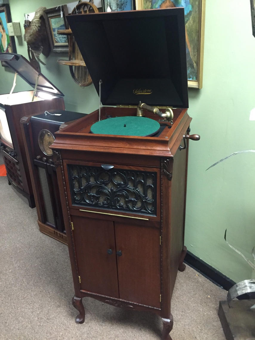 Antique Phonograph Matttroy