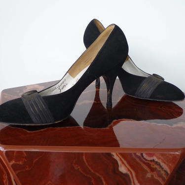 50s Shoes Bombshell Black Velvet Stiletto Pumps by Julianelli 