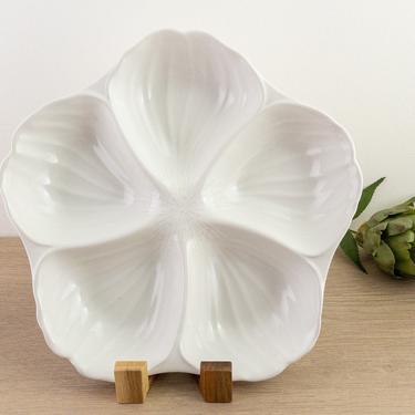 Off-White Ceramic Divided Serving Platter, Andrea By Sadek Japan, Flower Shell Shaped Serving Dish with 5 Compartments 