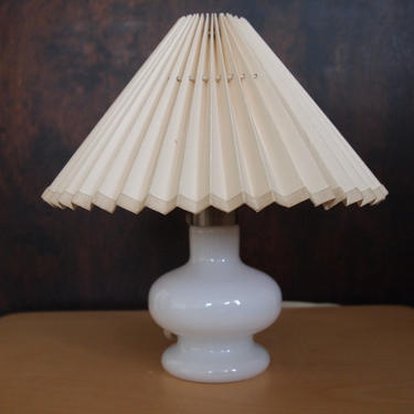 Rare Vintage HOLMEGAARD Blown Glass Bedside TABLE LAMP Light, White, 10.5&amp;quot; high, Mid-Century Modern eames knoll danish atomic retro mad men 