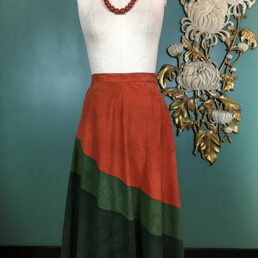 1970s skirt, color block skirt, vintage 70s skirt, suede skirt, 26 waist, small, rust and olive green, hippie, bohemian skirt, high waist 