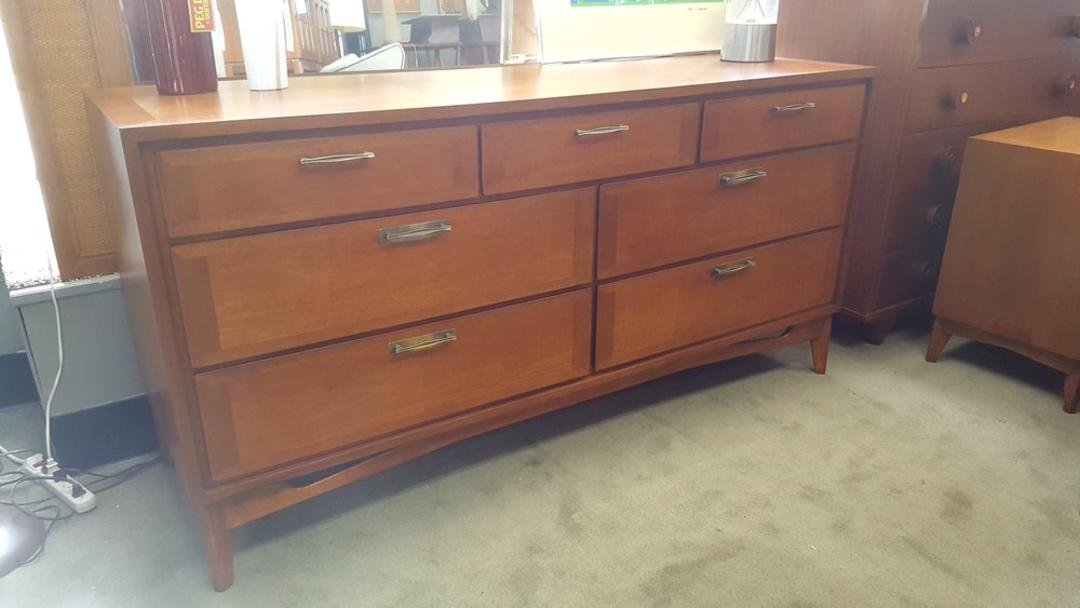 MidCentury Modern walnut 7drawer dresser by Red Lion Furniture Peg