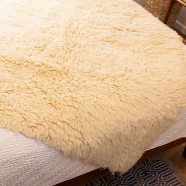 Large Vintage Off-White Woven Sheep Wool Throw / Rug 
