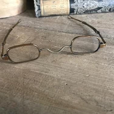 Antique Brass Wire Rim Eyeglasses, Rare Early 1800s Spectacles, Eyewear Props, Reading Glasses 