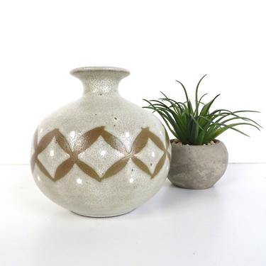 OMC Pottery Bud Vase, Vintage Stoneware Weed Pot, Mid Century Modern Earthen Pottery Vase, White And Beige Boho Pottery 