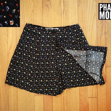 Fun &amp; Sassy Vintage 90s Black Floral Mini Skirt with Built-In Shorts 