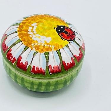 Vintage Dipinto a Mano Deruta Trinket Box Ceramic Lady Bug on a Sun Flower- Italy- Chip Free- 2&quot; 