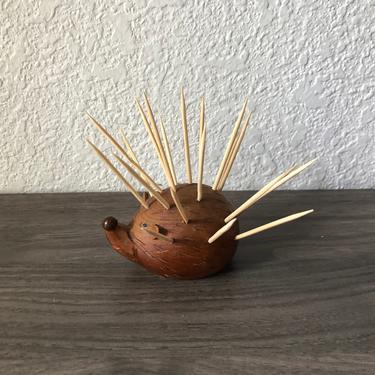Vintage Solid Teak Porcupine Hedgehog Toothpick Holder Drink Umbrella 