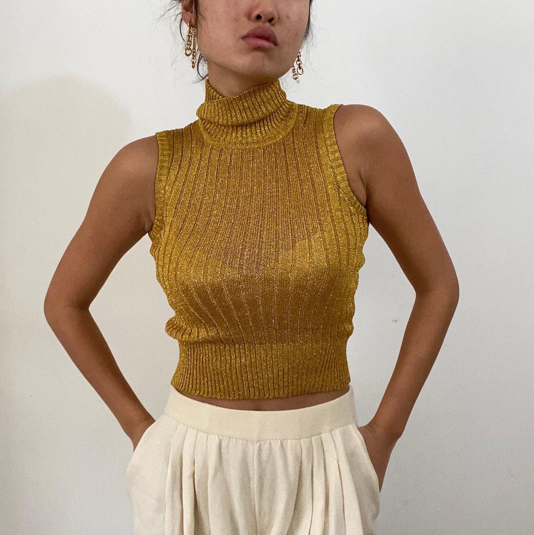 Gold 2025 sleeveless turtleneck