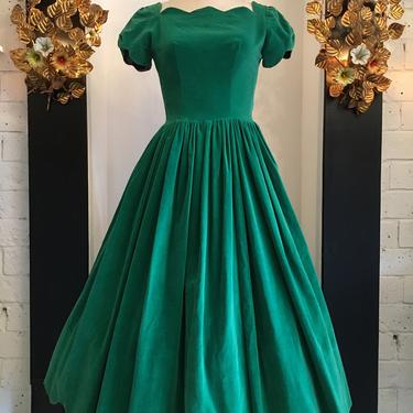 green dress shirt women 30s Gown & Jacket Set in Green Silk Velvet – Better Dresses Vintage main image 1