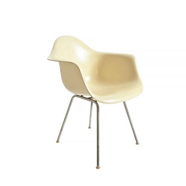 Eames Arm Shell Chair Herman Miller Fiberglass Shell Chair on H base 