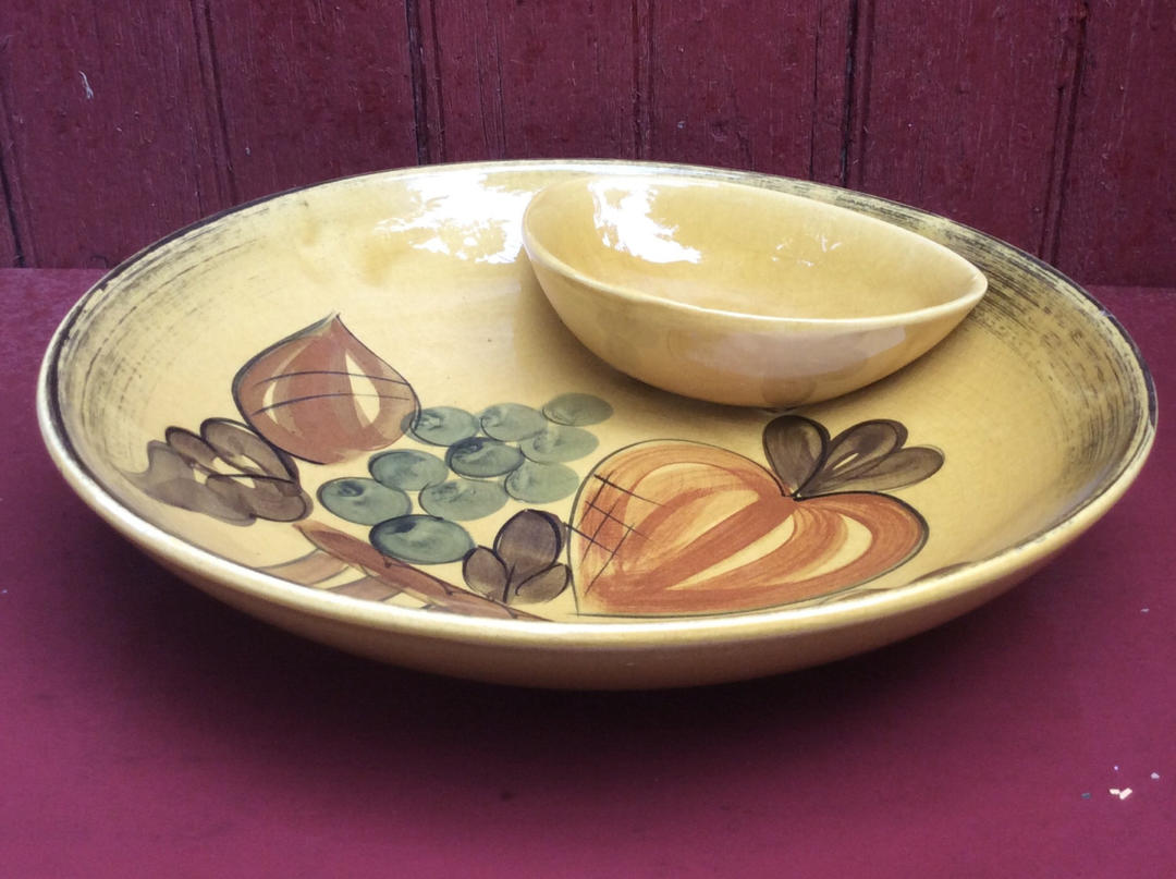 Beautiful Vintage popular CAL-STYLE 1960s California Pottery Ceramic Chip and Dip Server