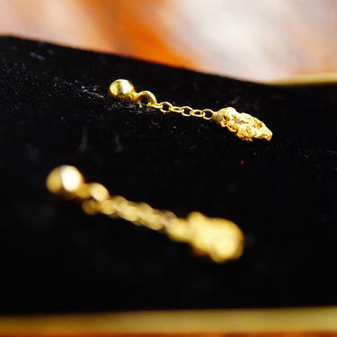 Vintage 14K Yellow Gold Nugget Dangle Earrings, Natural Gold Nuggets (18KT+), Petite Gold Post Tassel Earrings, 14K Gold Push Backs, 5/8&amp;quot; L 