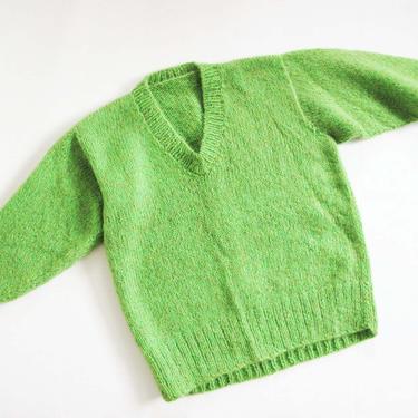 Vintage 60s Neon Green Mohair Knit Sweater M - 1960s Hand Knit V Neck Pullover Sweater - Fuzzy Green Jumper - 1960s Clothing 