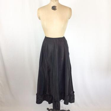 Vintage 50s Petticoat | Vintage black ruffled under skirt | 1950s black taffeta half slip 