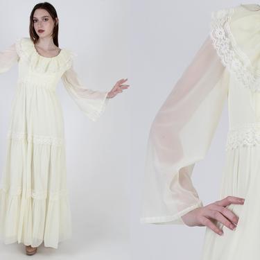 Wide Bell Sleeve Maxi Dress / 70s Country Angel Romantic Dress / Ivory Floral Big Sleeve Lace Dress / Simple Romantic Womens Evening Dress 