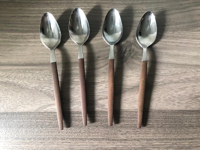 Vtg REBACRAFT White Plastic Handle Stainless Flatware Service  knives spoons 