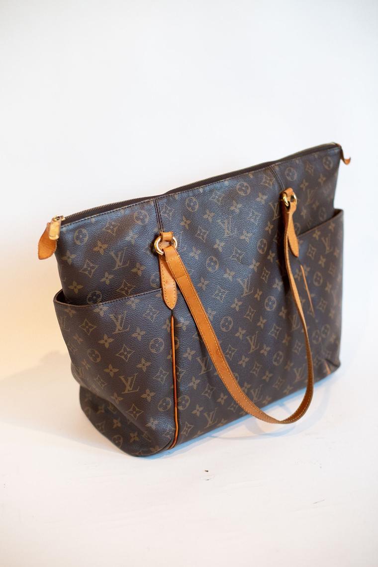 LOUIS VUITTON Monogram Totally Gm Tote Shoulder Bag