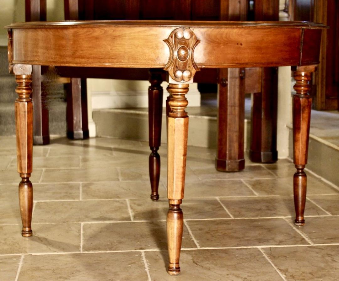 Victorian Round Table in Mahogany, Circa 18601880 Leonards Antiques