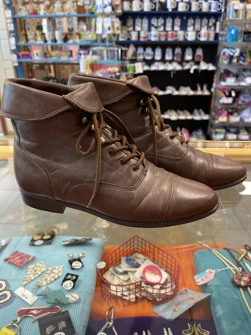 Granny Boots Vintage 1980s Ellemenno Brown Leather Lace Up Women s 6 Pure Vintage Clothing Stadium District Tacoma WA