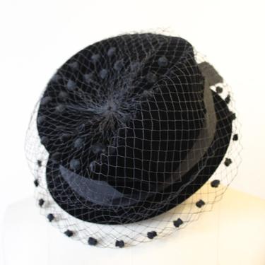 Vintage 50s 60s Jon Robert Original Black Wool Hat with Pretty Velvet Dot Veil // Size 22 